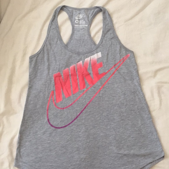 Nike Tops - ‼️BUNDLE ME‼️ Nike Tank Top - EUC